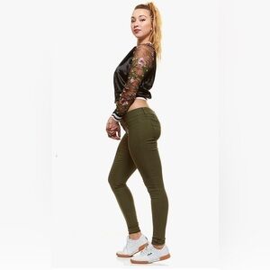 ⭐️nwt - V.I.P. JEANS Women's Extra Stretch, Tight Slim Fitting, Green Denim